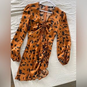 Leopard print scrunch tie dress size small